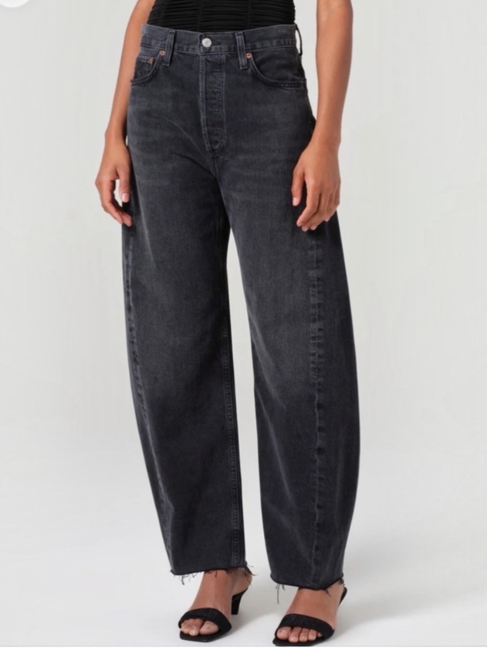Agolde Luna Barrel Leg Raw Hem Jeans in Faded Black sz 28